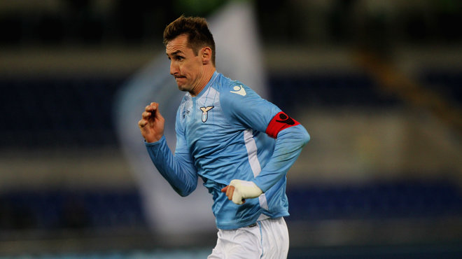 图片报：于帕梅卡诺向拜仁要2000万欧年薪+2000万签字费（《图片报》：于帕梅卡诺向拜仁索要2000万欧元年薪及2000万欧元签字费）