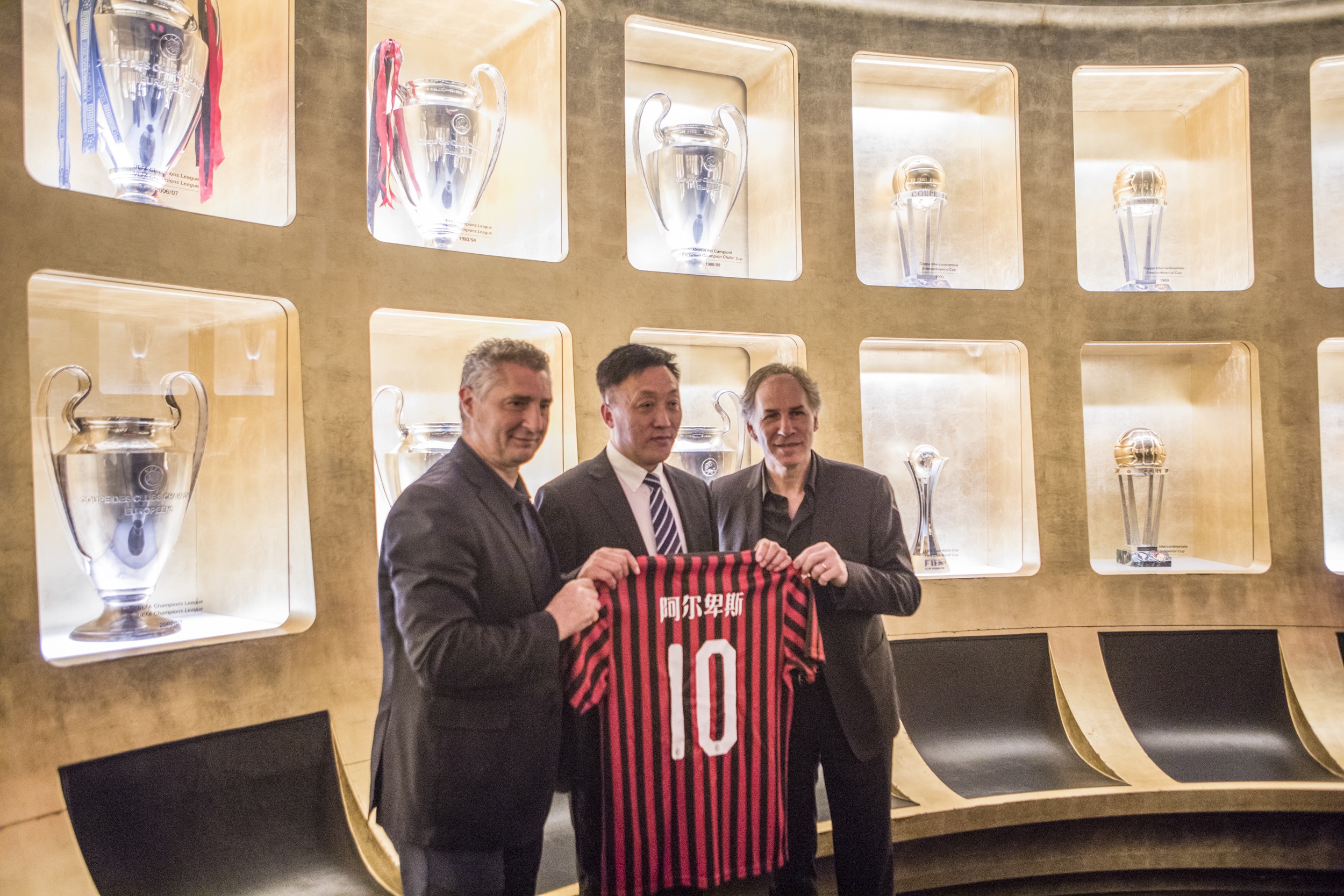 官方：因装备质量未达预期，加蓬国家队终止与PUMA合作（加蓬国家队宣布与PUMA解约：装备质量未达标）