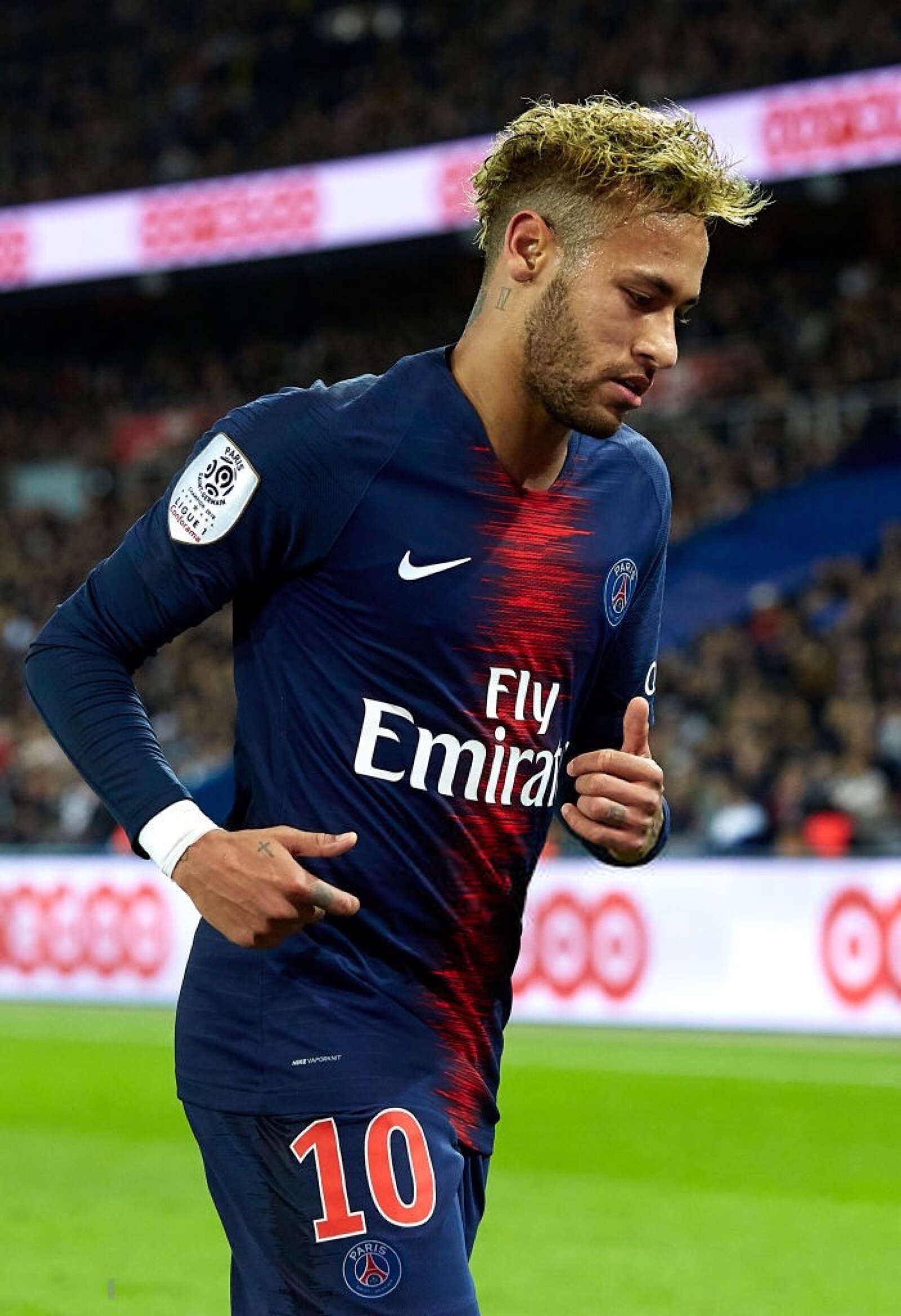 山东5-1三镇，卡扎双响失最佳射手，克雷桑破门，王大雷扑点（山东泰山5-1三镇：卡扎梅开二度仍失最佳射手，克雷桑破门，王大雷扑点）