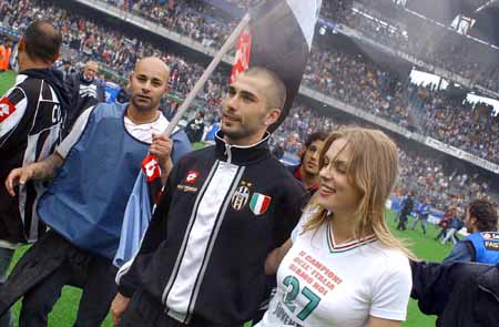 美因茨vs门兴格拉德巴赫：李在城、阿米里首发，雷纳、尼科-埃尔维迪出战（美因茨对阵门兴格拉德巴赫：李在城、阿米里先发，雷纳与尼科-埃尔维迪登场）