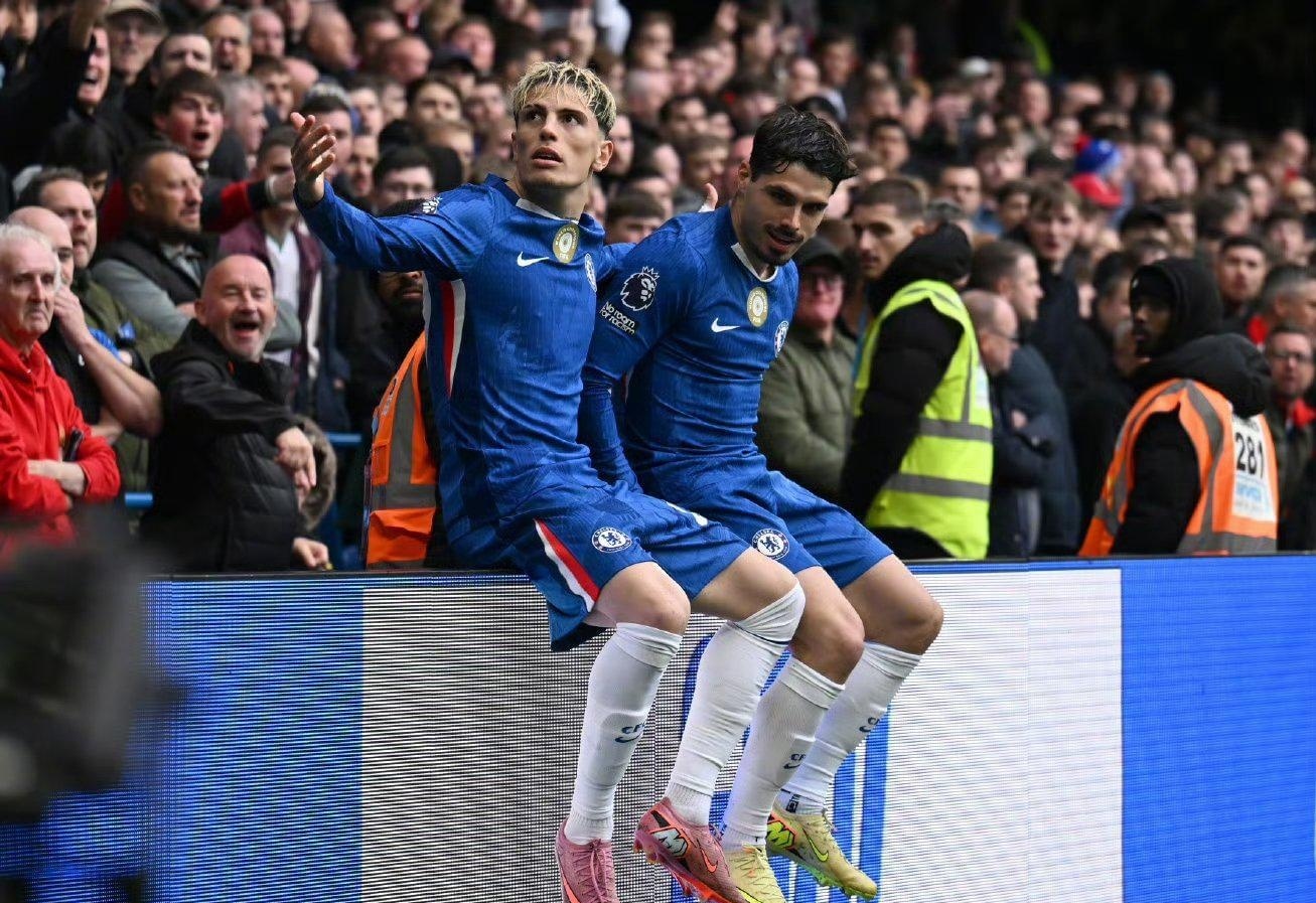 绿茵传承，足球主题文化展“十五运”站在广东美术馆开幕（绿茵传承：“十五运”站足球主题文化展在广东美术馆启幕）