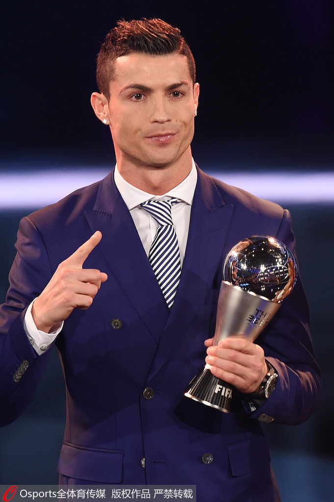 记者：贝蒂斯续约伊斯科基本敲定；未来几天或官宣佩工续约（记者：贝蒂斯已基本敲定伊斯科续约，佩工续约或将于近日官宣）