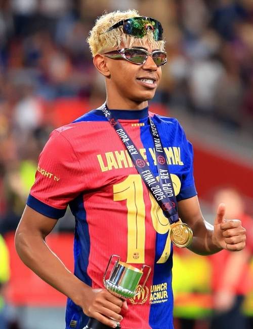 纳格尔斯曼：我心中已有世界杯理想阵容，球队需专注提升水平（纳格尔斯曼：世界杯理想阵已定，球队需专注提升）