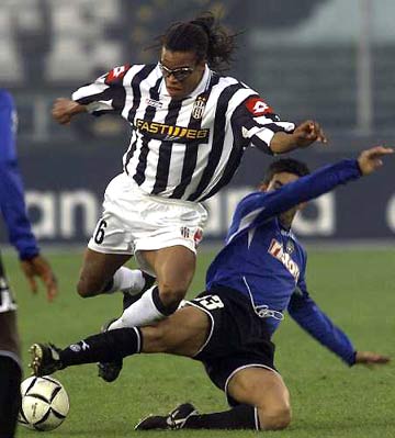 西海岸投资人：我鼓励邵佳一去报名国足，国家需要我义不容辞（西海岸投资人称鼓励邵佳一冲击国足：国家需要，义不容辞）