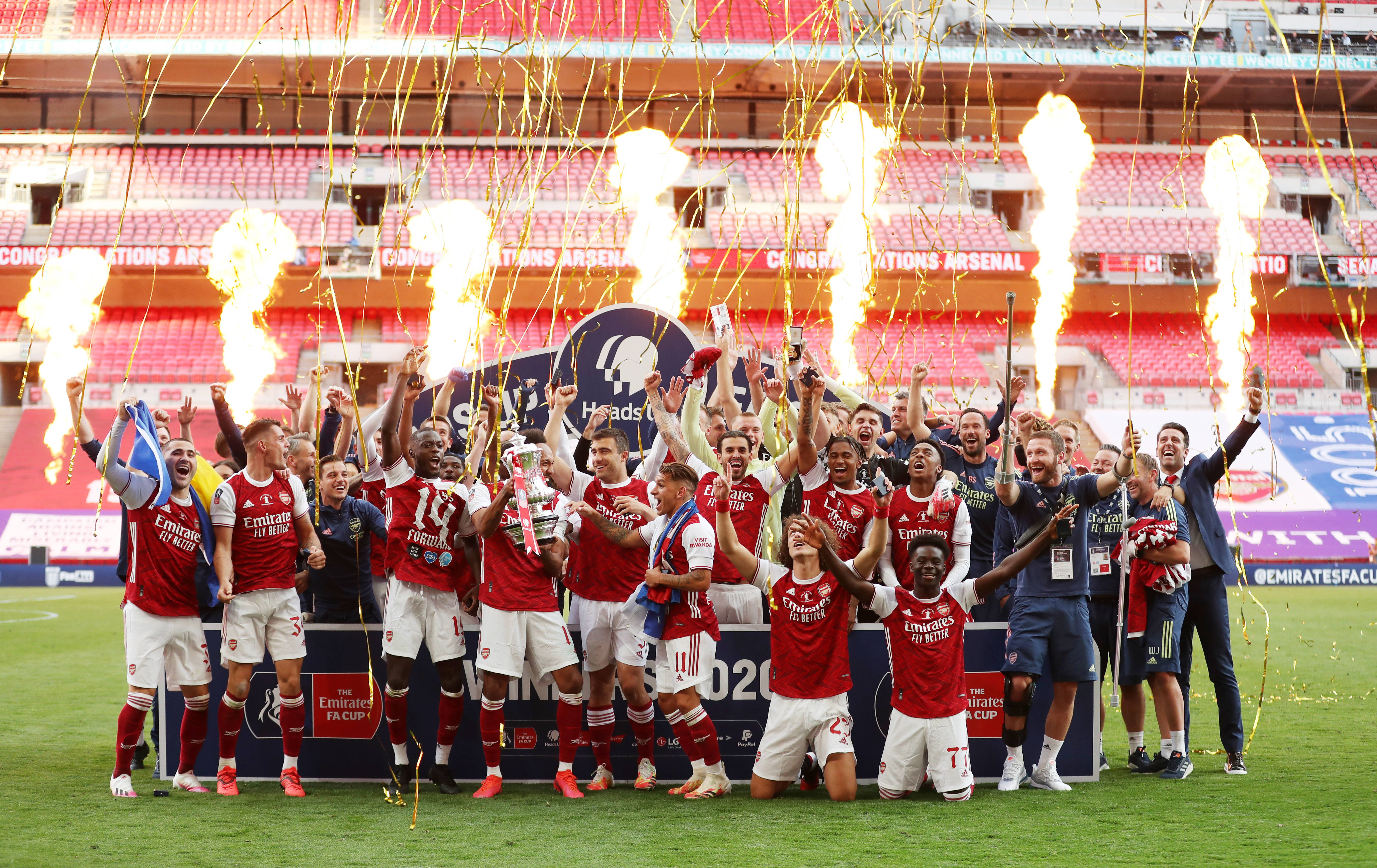 塞雷佐：我们至少要赢球才能继续留在欧足联，抱歉是欧冠（塞雷佐：至少赢球才能留在欧冠，刚才口误说成欧足联）