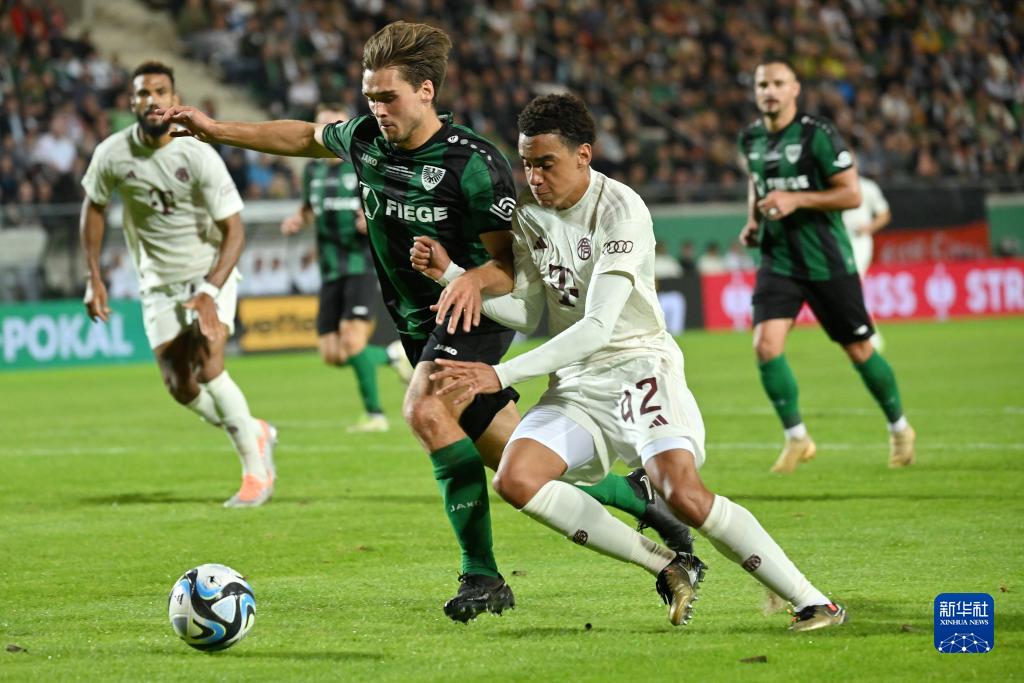 罗林斯32分6板14助 NBA雄鹿114-123不敌76人 马克西54分