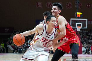 连续5个英超客场送助攻，B费成历史第五人（B费英超客场连续五战送助攻，成史上第五人）