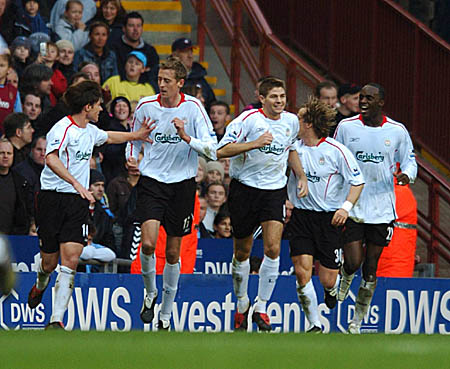 红魔遇克星？曼联近6战纽卡1胜5负，主场迎战誓破魔咒（曼联主场誓破不胜魔咒：近6战纽卡仅1胜5负）