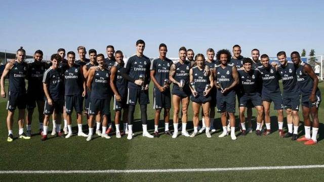 随着莱切1-0比萨，意甲最新积分榜出炉：紫百合令人大跌眼镜（莱切1-0力克比萨，意甲最新积分榜公布：紫百合表现出人意料）