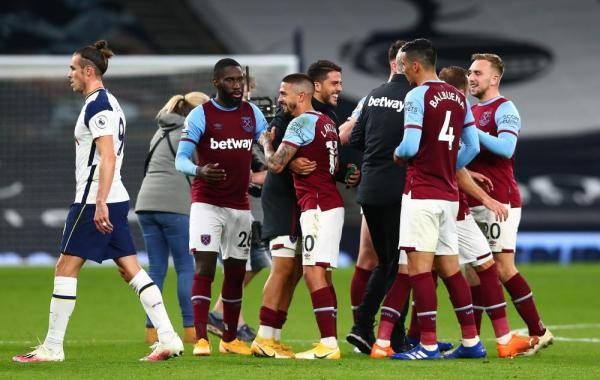 掘金约基奇三双球队大胜快船（约基奇砍三双，掘金大胜快船）