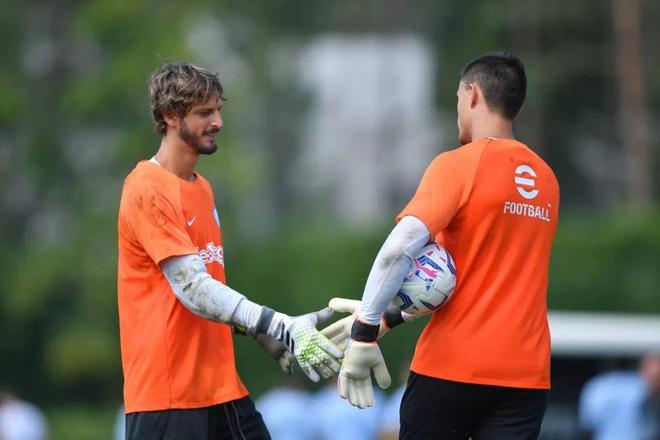 本轮欧洲世预赛最佳候选：帕罗特、姆巴佩、奥亚萨瓦尔、哈兰德（欧洲世预赛本轮最佳候选：姆巴佩、哈兰德、奥亚萨瓦尔、帕罗特）