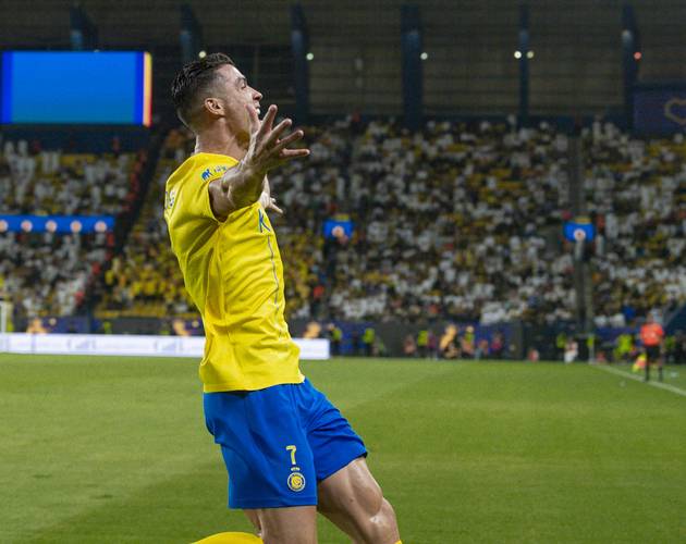 布斯克茨与阿尔巴现身迈阿密网球表演赛，为同胞阿卡助阵（布斯克茨、阿尔巴亮相迈阿密网球表演赛，为同胞阿卡助威）