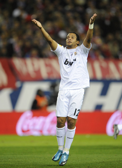 帅气，理发师晒阿森纳新援哲凯赖什新发型