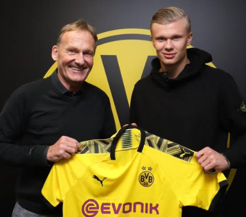 德甲战报：安塞尔米诺、阿德耶米建功，多特2-1勒沃库森（德甲焦点战：安塞尔米诺、阿德耶米相继破门，多特蒙德2比1力擒勒沃库森）