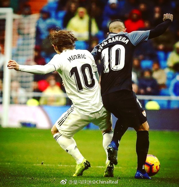 中超改跨年制，融入世界还是盲目跟风？（中超跨年赛制：拥抱国际还是随波逐流？）