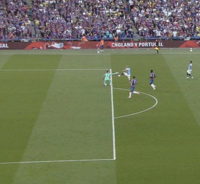 雷迪克：里夫斯在对热火首节伤到腹股沟，明天再次评估他伤情（雷迪克：里夫斯在对阵热火首节腹股沟受伤，伤情将于明日再评估）