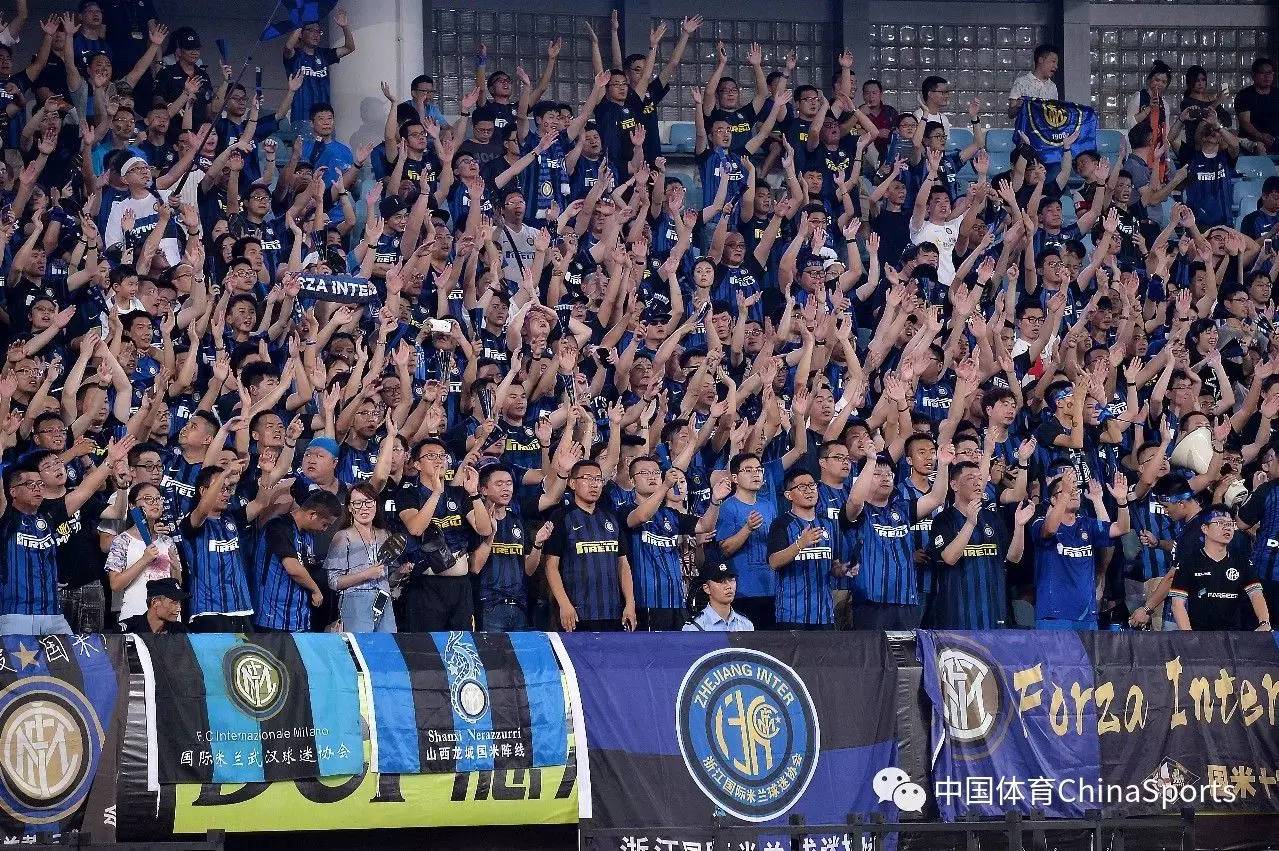 跟队：尤文想送走若昂-马里奥，然后签更有经验更全面的边后卫（随队记者：尤文考虑放走若昂-马里奥，寻求签下一名更有经验且更全面的边后卫）