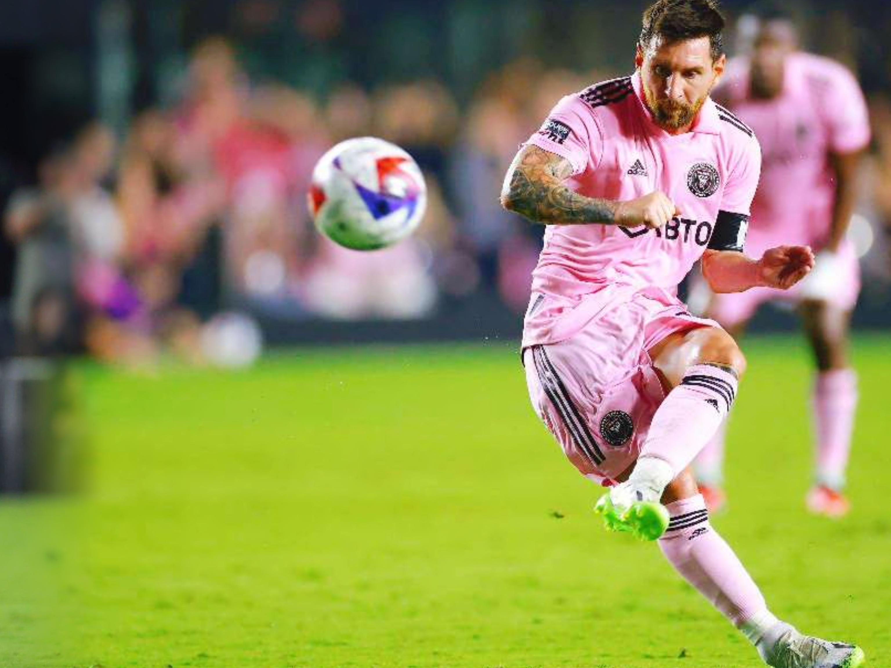 19岁国足新星登陆德乙，半年冲德甲，复刻传奇？（19岁国足新秀转战德乙，半年直冲德甲，能否再现传奇？）